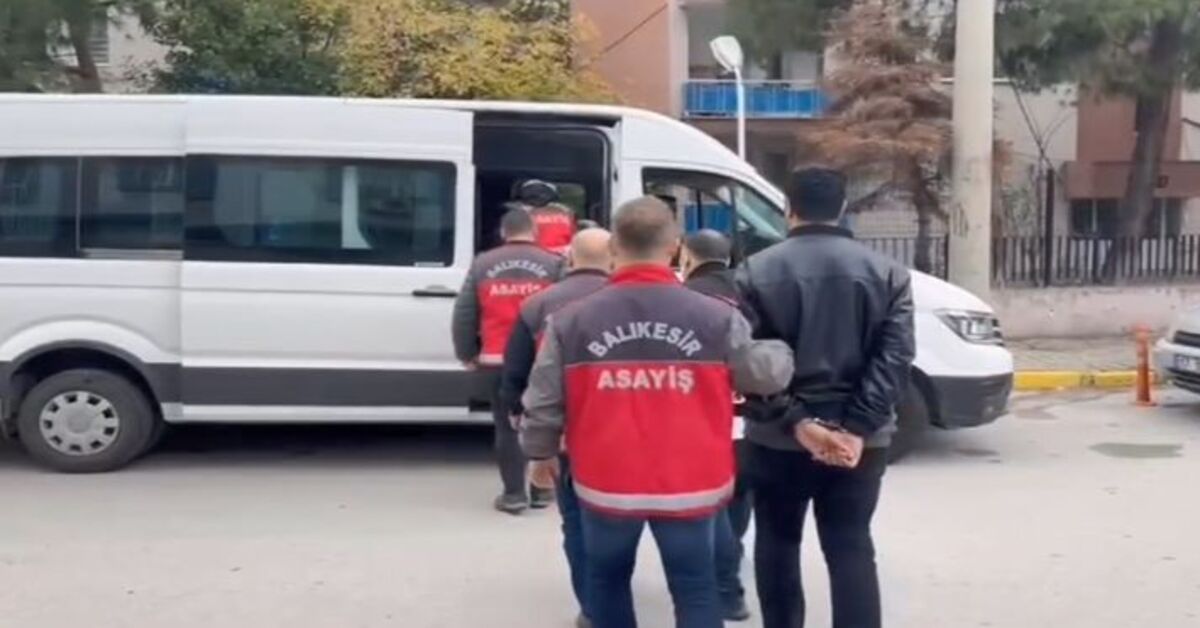 Balıkesir’de çaldıkları otomobili parçalama tehdidiyle sahibinden 1 milyon lira alan şüphelilere operasyon