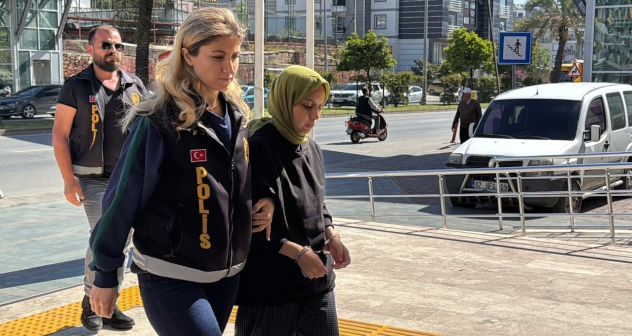 Vicdansız anne 37 günlük bebeğini camdan attı!